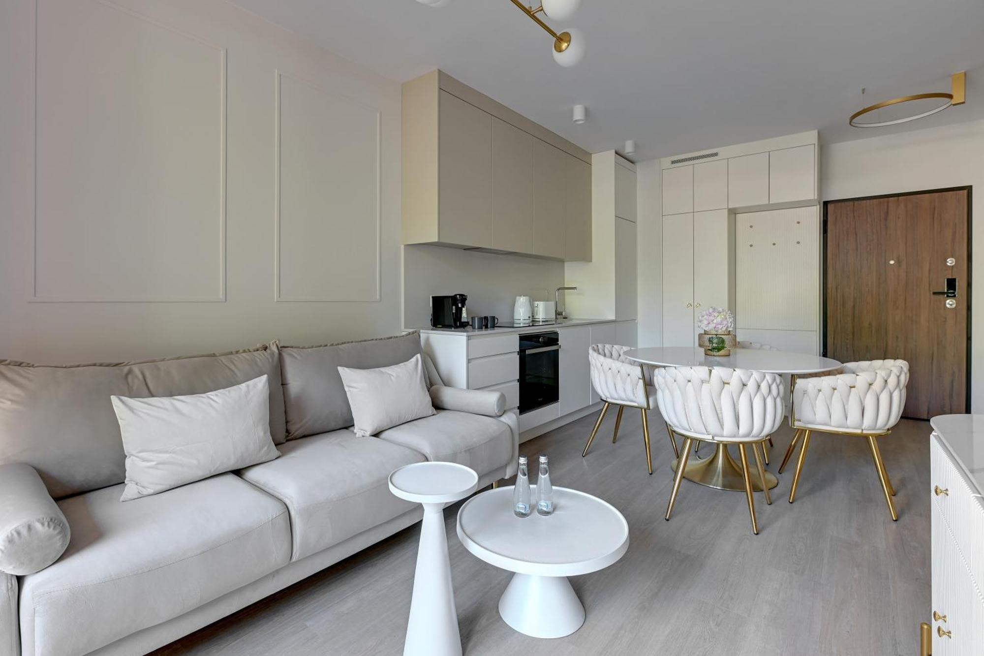 Premiem Cube Apartments In Center By Lion Apartments กดัญสก์ ภายนอก รูปภาพ