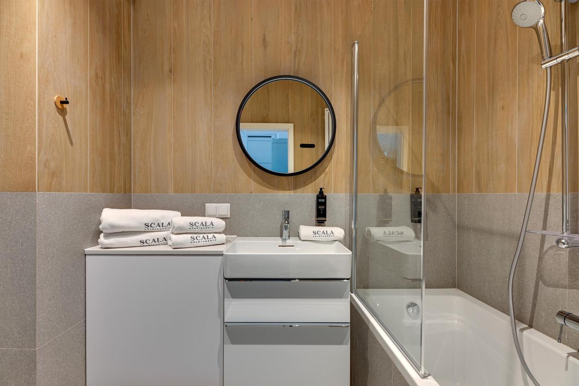 Premiem Cube Apartments In Center By Lion Apartments กดัญสก์ ภายนอก รูปภาพ