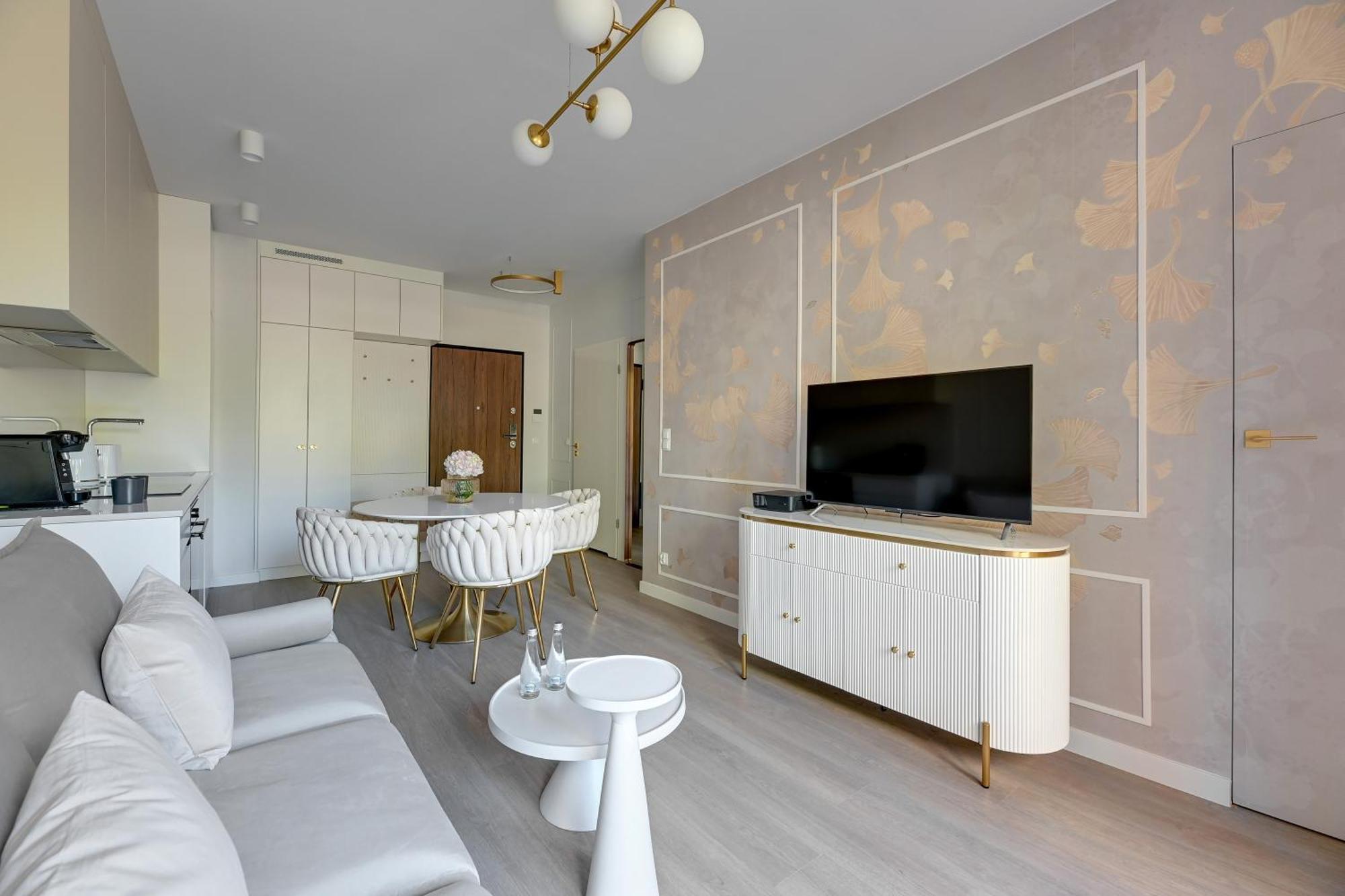 Premiem Cube Apartments In Center By Lion Apartments กดัญสก์ ภายนอก รูปภาพ