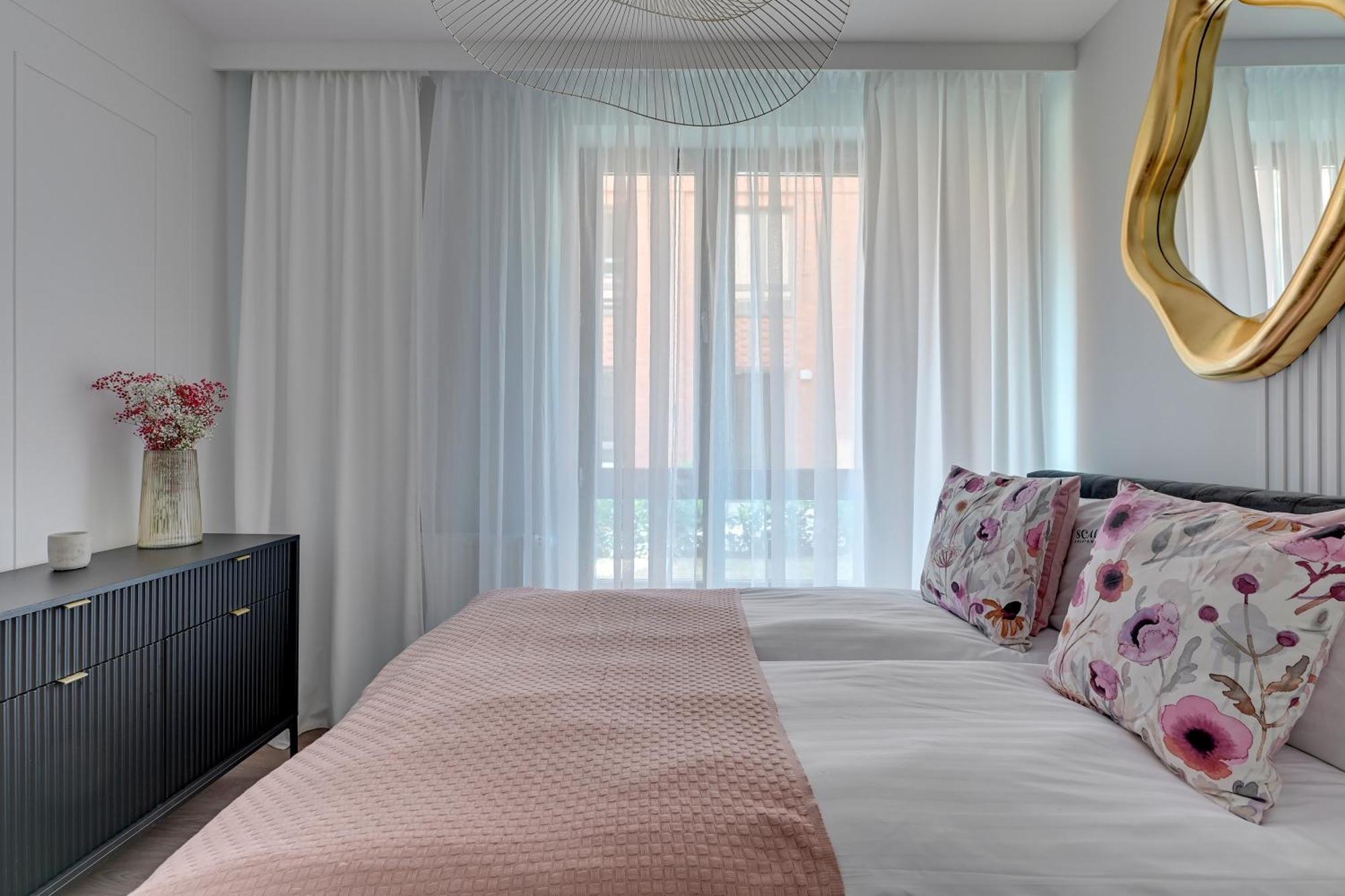 Premiem Cube Apartments In Center By Lion Apartments กดัญสก์ ภายนอก รูปภาพ