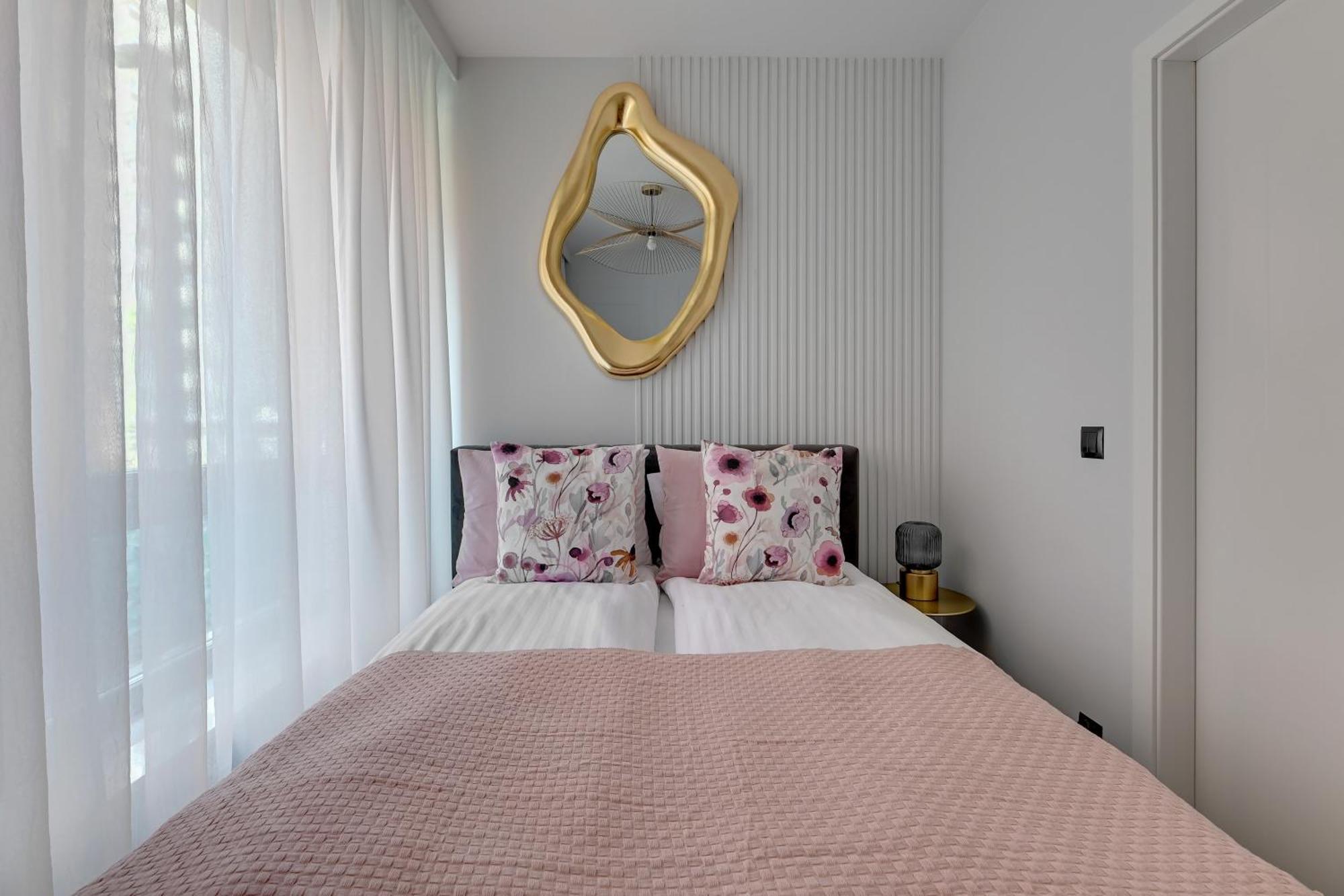 Premiem Cube Apartments In Center By Lion Apartments กดัญสก์ ภายนอก รูปภาพ